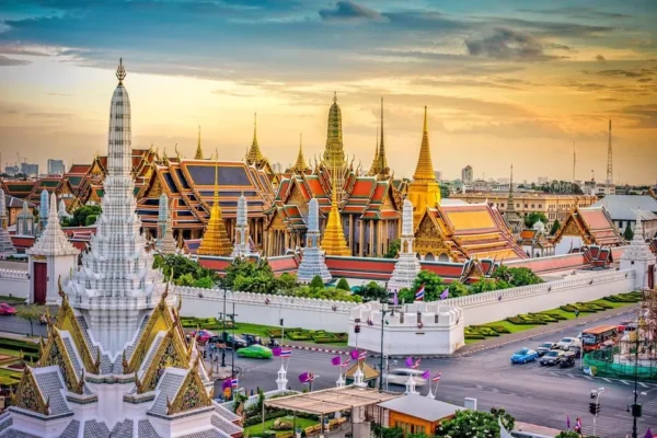 Grand Palace, Wat Pho, and Wat Arun Guided Tour